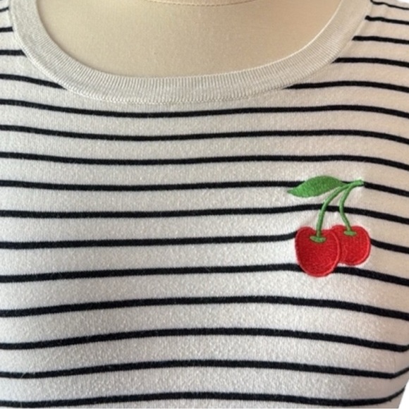 🌺J. CREW Striped Long Sleeve Shirt w/ Cherry Patch in White/Navy Size Small🌺 - Picture 9 of 11